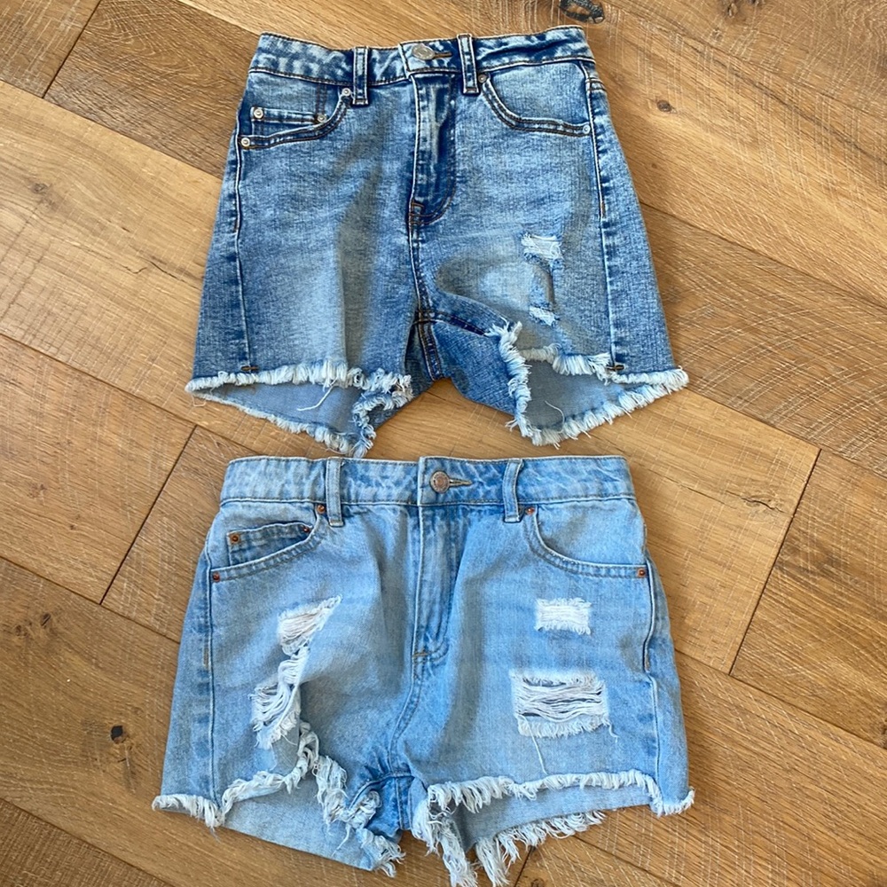 Bundle of 2 cute shorts! SIZE00